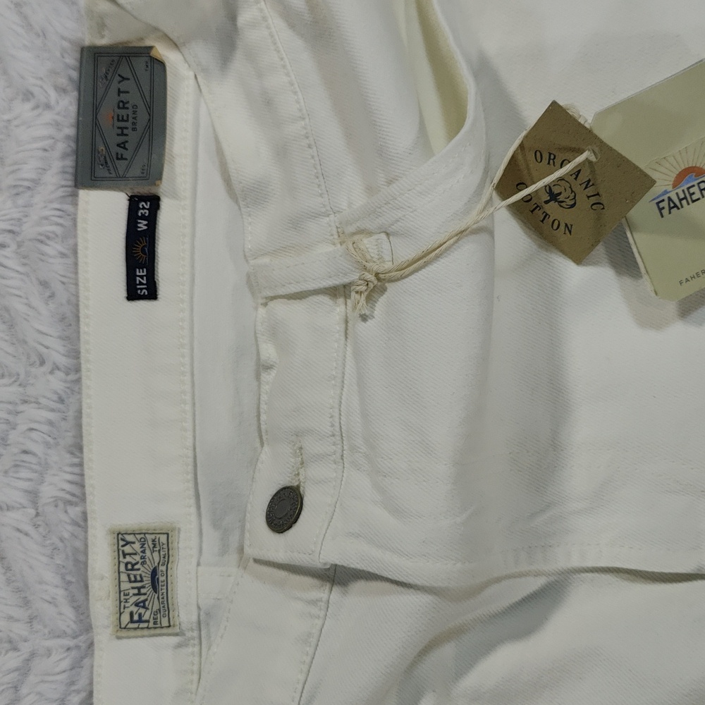 470. Faherty Organic Cotton Denim Shorts | Color: White Sand Wash - Picture 6 of 9
